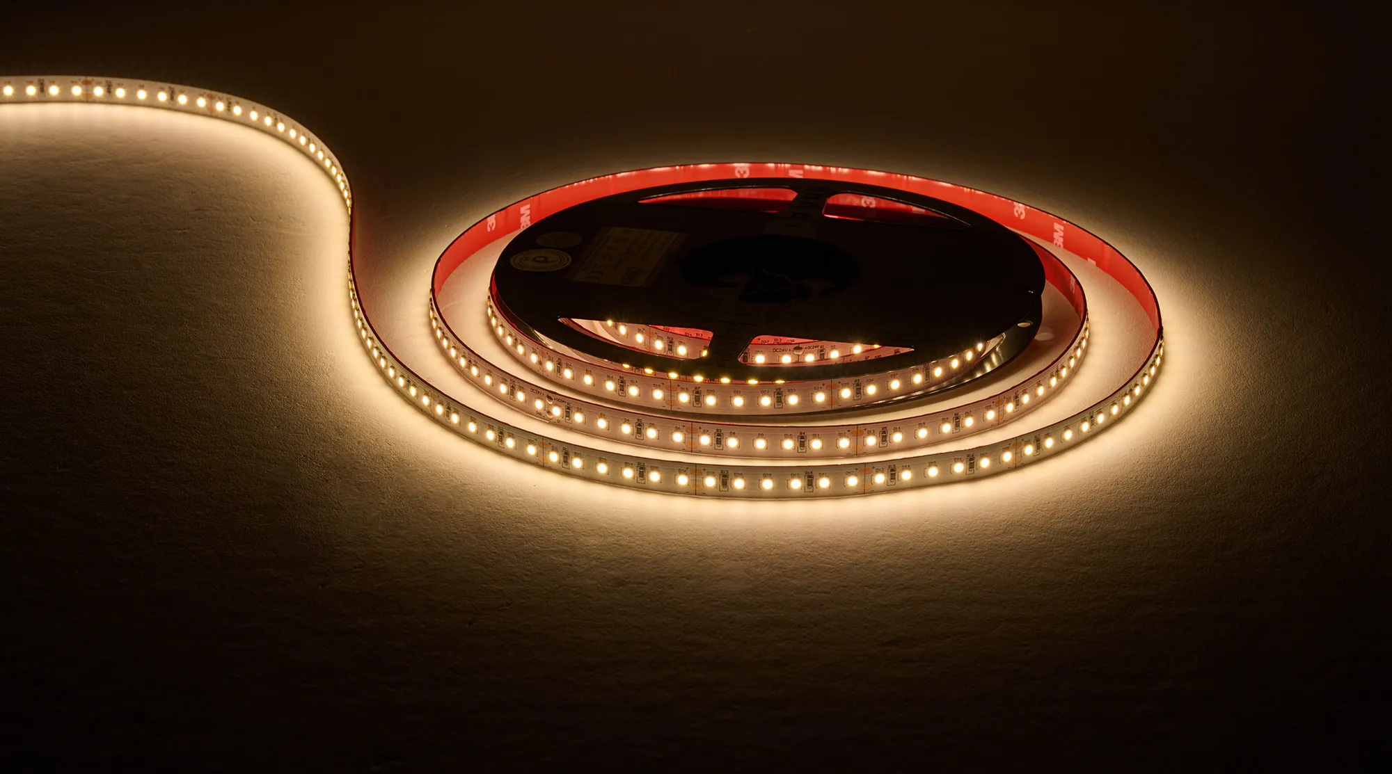 Axios Premium 24V IP20 28.8W/m 2835 120LED/m Strip Lighting Dlux IP20 Strip